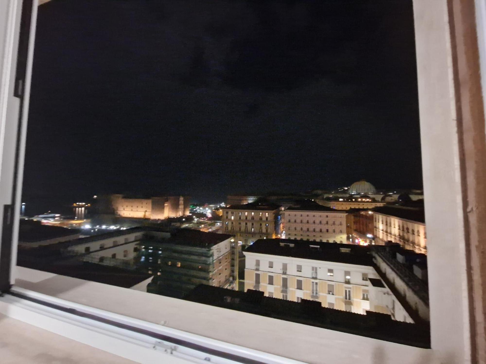 Neapolitan Skyscraper Suites Luaran gambar